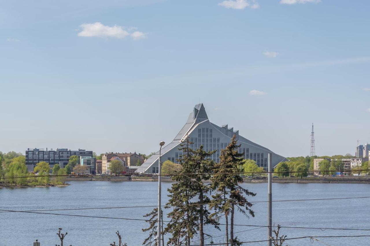 Cosy Studio With River View ريغا المظهر الخارجي الصورة